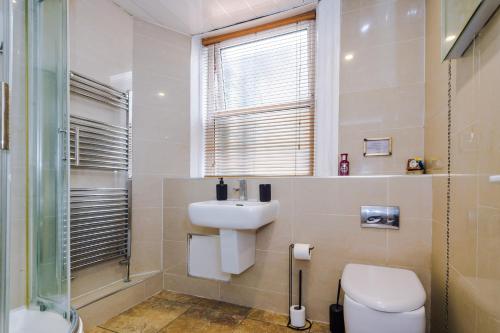 Gallery image of The White Swan Hotel by Richmond & Haven Room 100 in Halifax