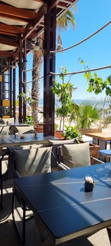 Hotel Jonaにあるレストランまたは飲食店