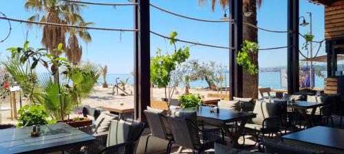 Vue générale sur la mer ou vue sur la mer prise depuis l'hôtel