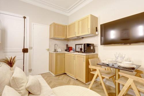 Studio luxueux a Paris with AC a proximite du Marais