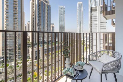 Frank Porter - Creek Crescent Tower 1
