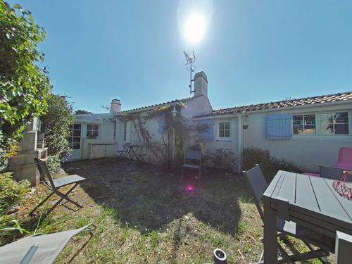 Maison de charme avec jardin clos, à 500 m du centre et 1800 m de la plage - 4 couchages - FR-1-224B-60