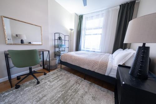 Fotografie z fotogalerie ubytování 3BR apt two blocks to Central Park elevator, laundry, virtual doorman v destinaci New York