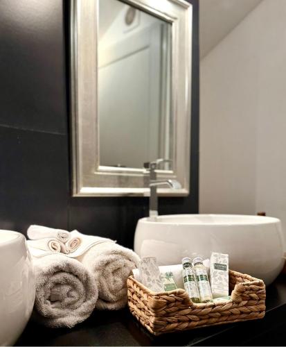 Ein Badezimmer in der Unterkunft Château la Gineste - Castle and Vineyard