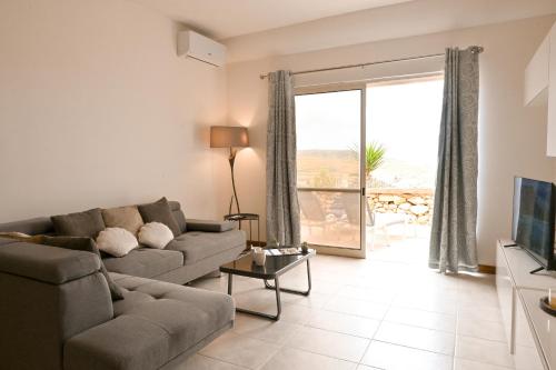 Gambar di galeri bagi Sea & Valley Views Żebbuġ Gozo - Happy Rentals di Taʼ Abram