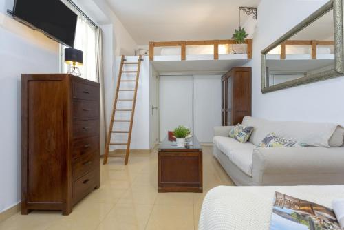 -MalagaSunApts- Cabello Centre