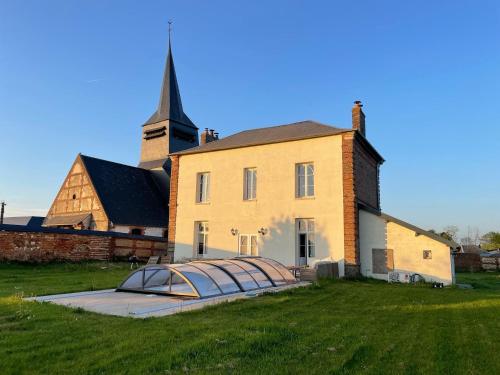 Presbytère avec piscine chauffée