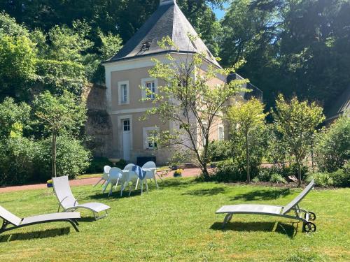 Maison dans le Parc du Chateau Rochecave