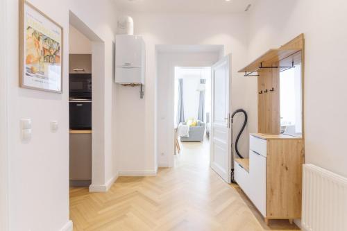 Central Stylish Apartment near Opera