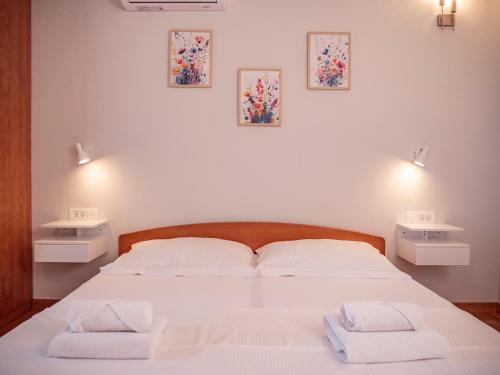 Posteľ alebo postele v izbe v ubytovaní Apartment Jelka- center of Hvar town