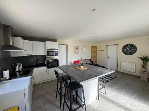 Photo de la galerie de l'établissement Le Phare de Beynat - 1 Chambre, à Beynat