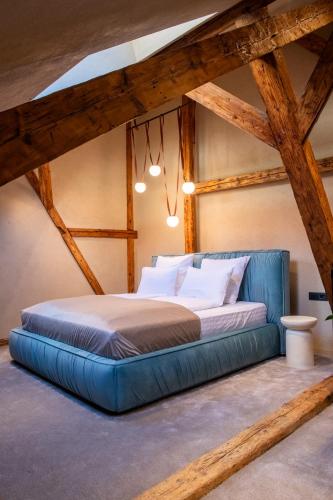 Una cama o camas en una habitación de Rabbit Hole