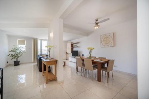 Fotografie z fotogalerie ubytování Seaview Rooftop, 3 bed, 2 bath v destinaci Mellieħa