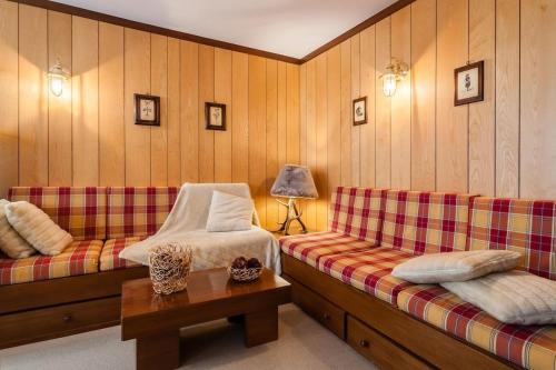 Elegant and Cozy Apartment in the Heart of Cervinia photo 2