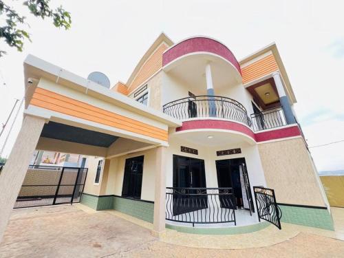 KWETU AIRPORT Residences&Suites