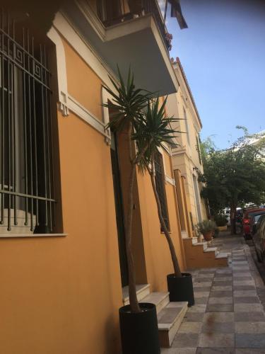 Elegant Hermes Suite in Athens, by Acropolin