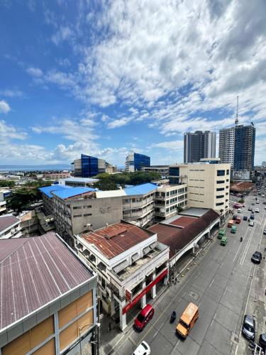Γενική άποψη της πόλης Davao City ή θέα της πόλης από  αυτό το ξενοδοχείο διαμερισμάτων