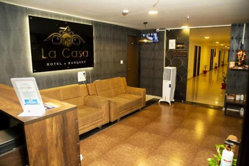 Ruang duduk di Hotel Happy Rooms