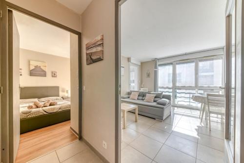 GuestReady - Sleek & Sunny Comfort near the Tram