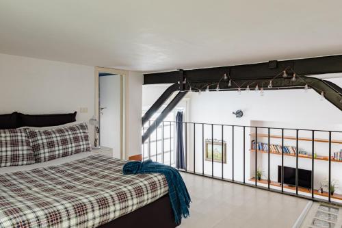 Trevi Fountain - Modern Suite in 17th-century Palazzo