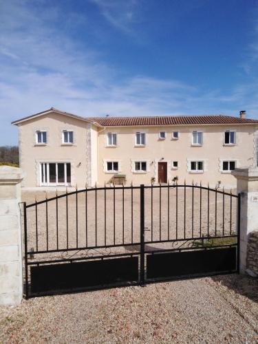 Le clos de bourdeilles chambre 3 avec wifi