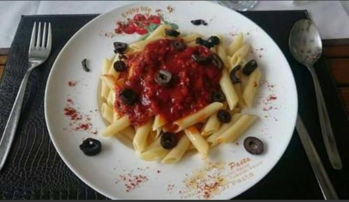 Makanan di atau berdekatan hotel