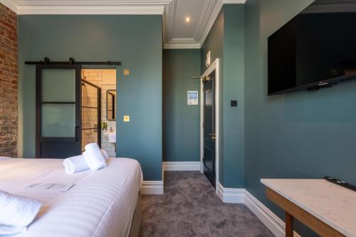 The Crown Pub & Guesthouse photo 44