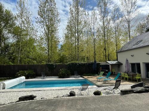 Πισίνα στο ή κοντά στο Les Prairies du Val d'Amboise Grand Gite 15 pers PMR avec piscine
