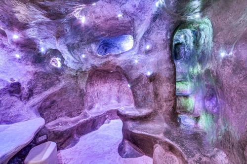 Gallery image of The Grotto - Unique Interactive Cave Experience in Spring City