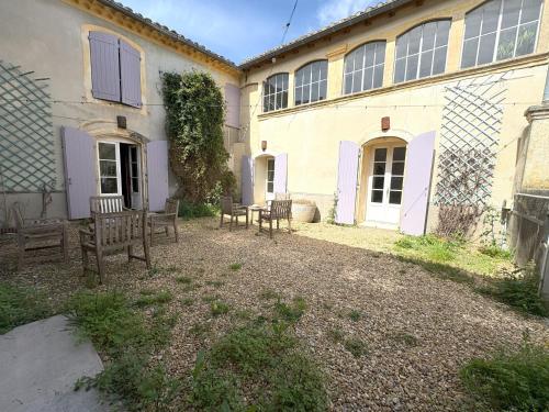 Κήπος έξω από το La Roumanières