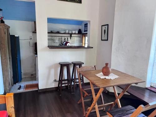 Dapur atau dapur kecil di Chalé Gaia - Hospedagem Itatiaia