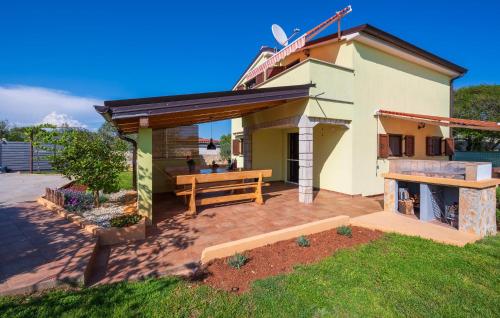 2 Bedroom Pet Friendly Home In Pula