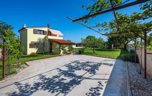 2 Bedroom Pet Friendly Home In Pula