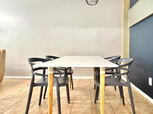 Φωτογραφία από το άλμπουμ του NEW 2b2b ENTIRE TOWNHOUSE PLACE COZY and QUIET SP1271 σε Norcross