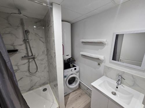 Ένα μπάνιο στο Très belle appartement