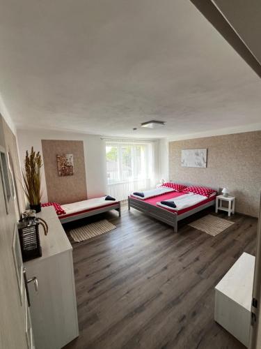 Postel nebo postele na pokoji v ubytování Apartmány Polepy