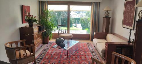 Χώρος καθιστικού στο Maison avec jardin clôturé à Reignier-Esery
