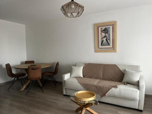 Appartement plus place de parking en sous sol privatif