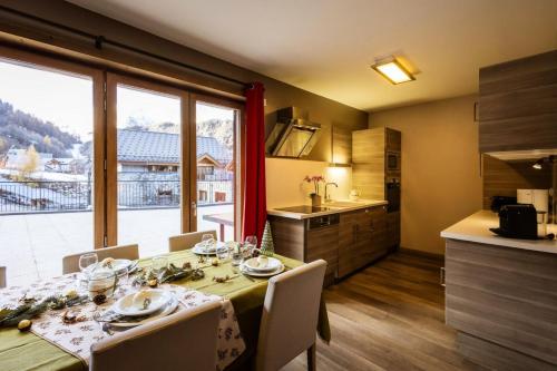 Photo de la galerie de l'établissement Les Chalets D'adrien - 4 pièces 8 personnes exposé Sud MAE-9344, à Valloire