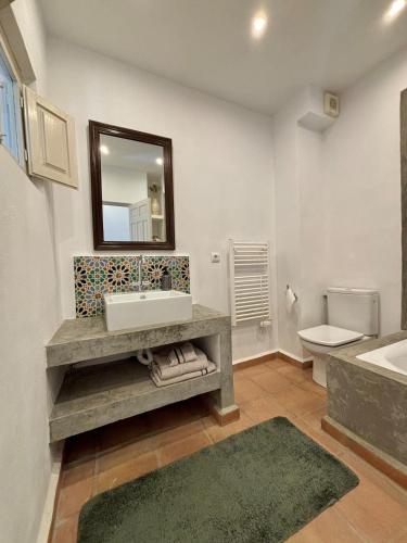 Ένα μπάνιο στο Maisons de Justine - Casa Carmen