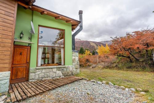 Nespecifikovaný výhled na hory nebo výhled na hory při pohledu z chaty