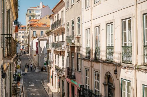 Modern Bairro Alto Rooms