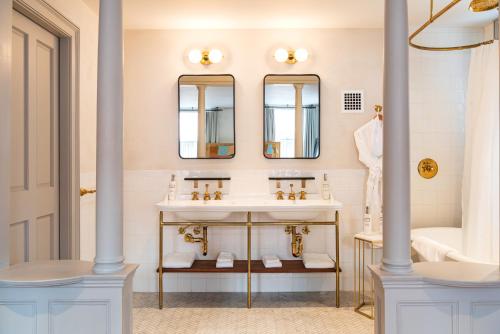 Koupelna v ubytování Hotel Kinsley