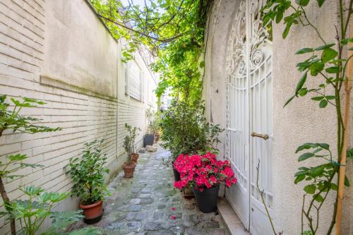 Parisian Getaway for two in iconic Montmartre neighborhood