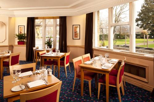 Restoran või mõni muu söögikoht majutusasutuses Mercure Bradford, Bankfield Hotel