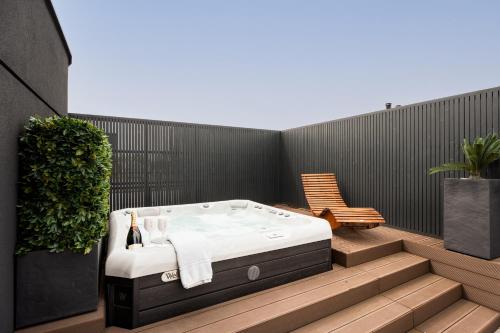 Jacuzzi Hideout - Warsaw private terrace - Free Parking