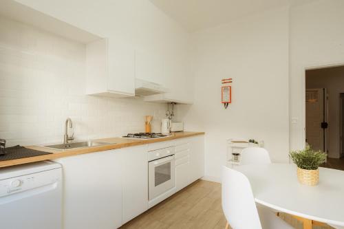 T2 Altura, by Casas do Verãoにあるキッチンまたは簡易キッチン