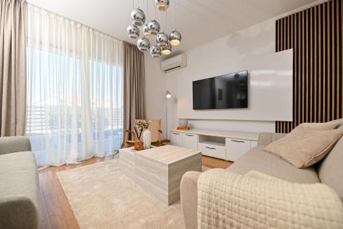 Villa Ines with Pool by the beach