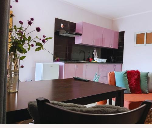 Spacious 1-BR Studio with Fast WIFI l Work-Friendly Stay