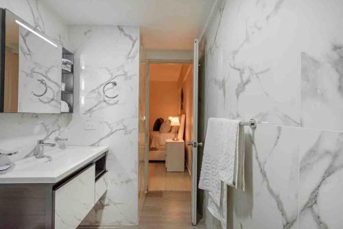 Bagno di Beachfront Condo Costa del Sol Sleeps 6